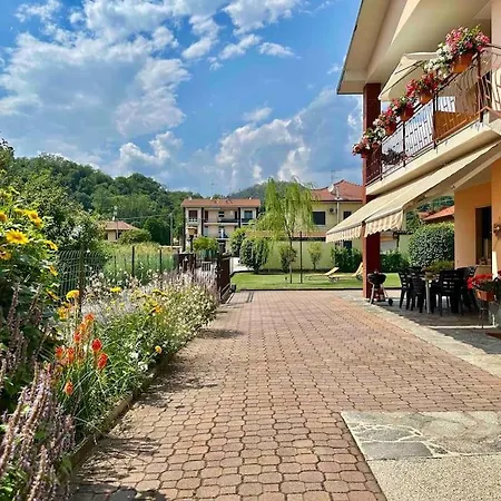 Casa Da Pina In Ricordo Della Mia Cara Mamma Apartment Angera