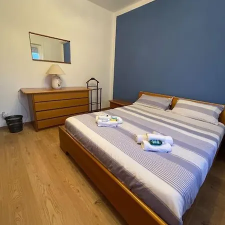 Casa Da Pina In Ricordo Della Mia Cara Mamma Apartment Angera