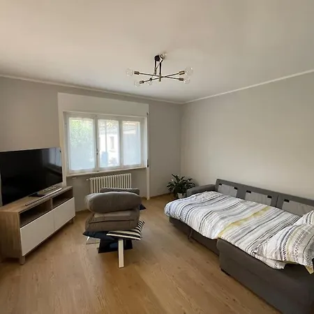 Apartment Casa Da Pina In Ricordo Della Mia Cara Mamma Angera