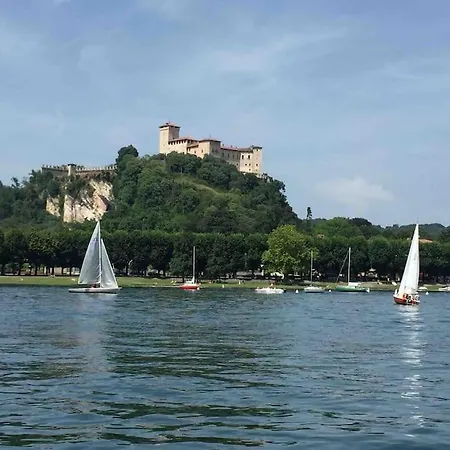 Casa Da Pina In Ricordo Della Mia Cara Mamma Apartment Angera